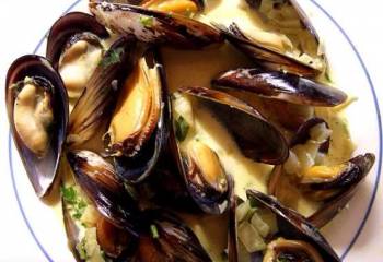 Slimming World Friendly Mussels In Wine, Garlic And Cream