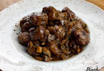 Meatballs And Gravy