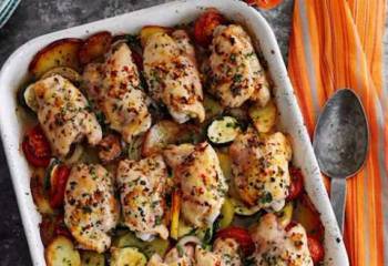 Slimming Worlds Rustic Garlic Chicken Tray Bake