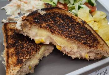 Low Calorie Cheesy Tuna Melt