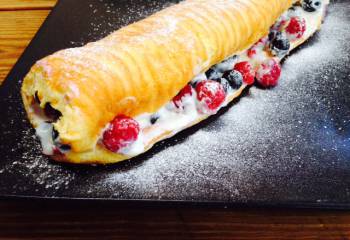Sw Recipe: Raspberries And Blueberries Roulade
