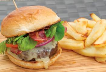 Syn Free Beef Burger Fakeaway | Slimming World Recipe