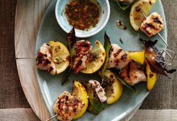 Slimming Worlds Turkey, Lemon And Bay Leaf Skewers Recipe