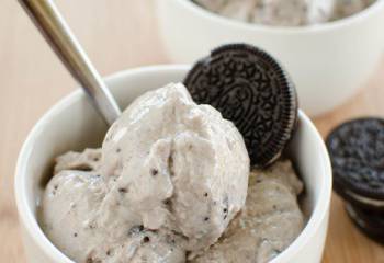 Cookies And Cream Frozen Yoghurt