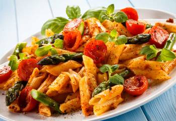 Syn Free Speedy Low Calorie Vegetarian Tomato Pasta | Slimming World Recipe