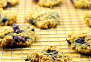 Saskatoon Berry Oatmeal Cookies