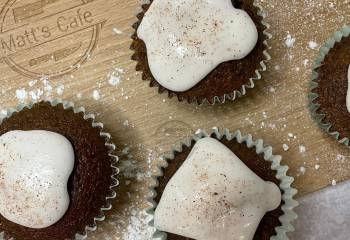(6) Slimming World Christmas Pudding Muffins Recipe
