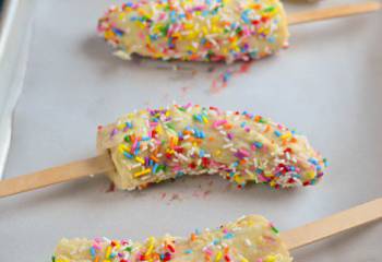 White Chocolate Frozen Banana Popsicles