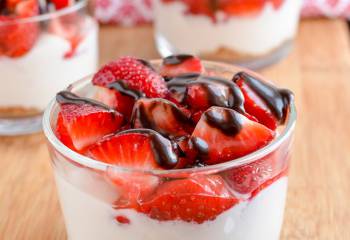Low Syn Individual Strawberry Cheesecakes | Slimming World