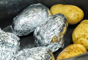 Baked Potatoes In The Slow Cooker