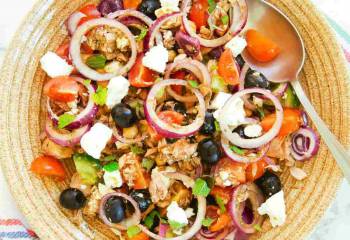 Greek Chickpea Salad With Tuna