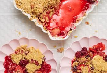 Vegan Blackberry And Apple Crumble