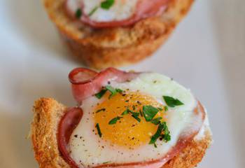 Egg And Ham In A Toast Basket