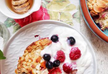 Berry Baked Oats With Toasted Almonds