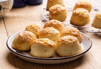 1 Syn Cheese Scones | Slimming World Recipe