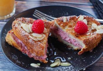 French Toast Sandwich (With Raspberry Cream)