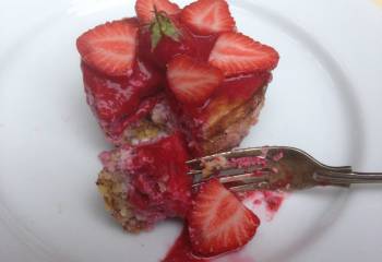 Guilt-Free Raspberry And Strawberry Cheesecake