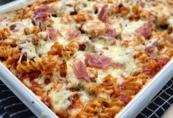 Garlic Chicken &amp; Prosciutto Pasta Bake | Slimming