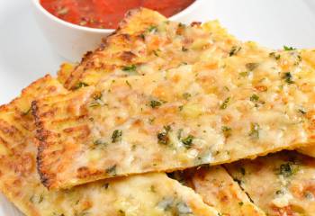 Syn Free Cheesy Cauliflower Garlic Bread