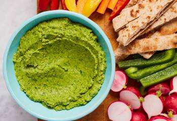 Spinach And Pesto Hummus