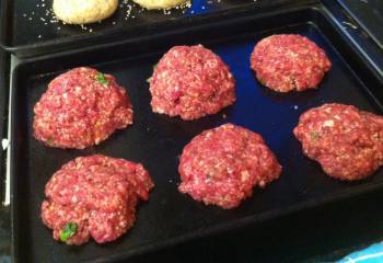 Italian Style Mozzarella Stuffed Beefburgers