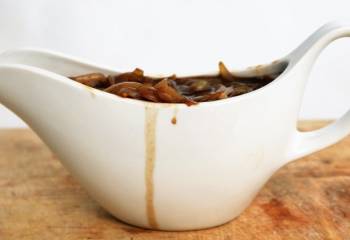 Slimming World Syn Free Onion Gravy