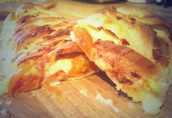 Recipe: Cheese, Onion &amp; Tomato Plait