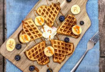 Vanilla Oat Waffles | Slimming Friendly