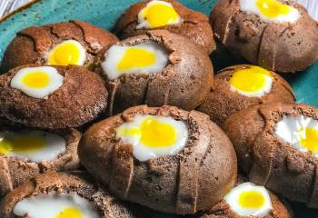 Low Syn Chocolate Creme Egg Cakes | Slimming World
