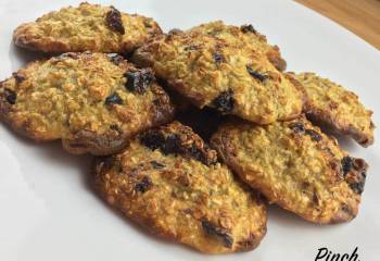 Cranberry And Almond Oat Cookies