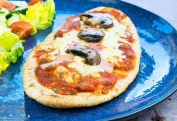 Syn Free Ham &Amp; Mushroom Pitta Pizza