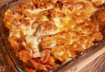 Creamy Chicken, Bacon &amp; Tomato Pasta Bake | Healthy Recipe