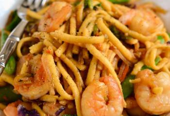 Ginger And Garlic Shrimps With Noodles