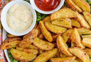 Syn Free Garlic And Herb Potato Wedges | Slimming World