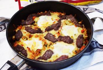 Cheesy Steak & Egg Hash