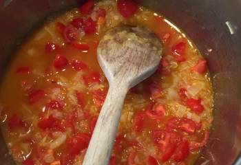 Homemade Pasta With Chicken & Tomato Sauce