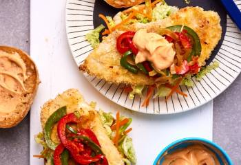 Air Fryer Salt And Pepper Chicken Burgers