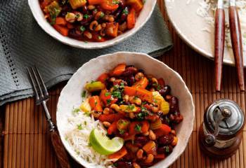 Black-Eyed Bean And Vegetable Chilli Bowl