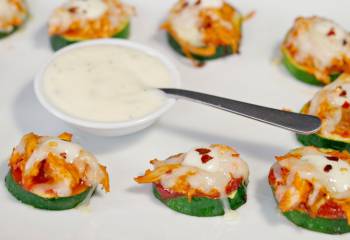 Buffalo Chicken Zucchini Pizza Bites