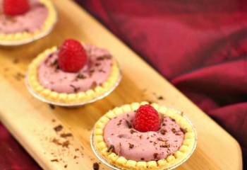 Raspberry Tiramisu Cream Cutie Pies