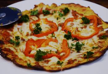 Easy Peasy 30 Minute Cauliflower Pizza