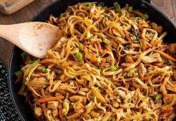 Easy Peanut Chicken Noodles