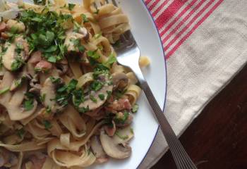 Creamy Mushroom And Bacon Linguine