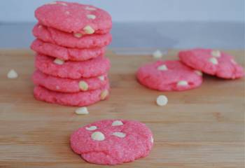 Strawberry Milkshake Cookies