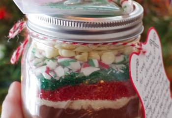 Candy Cane Hot Chocolate In A Jar