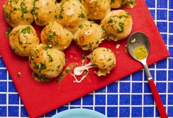 Tear &Amp; Share Cheesy Garlic Dough Balls