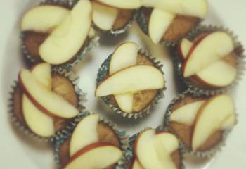 Healthy Apple And Cinnamon Cupcakes