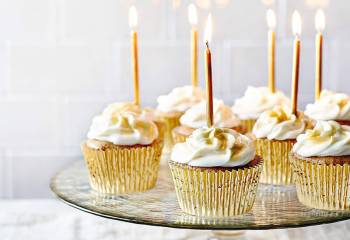 Vanilla And Lemon Curd Cupcakes