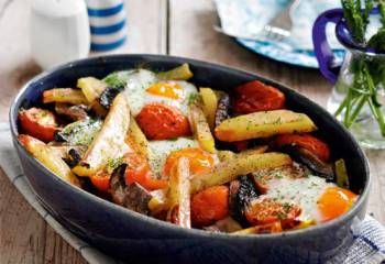 Egg, Tomato And Mushroom Chip Bake