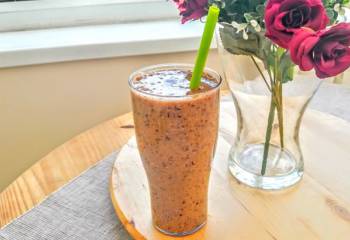 Vegan Blueberry, Mango & Oat Smoothie